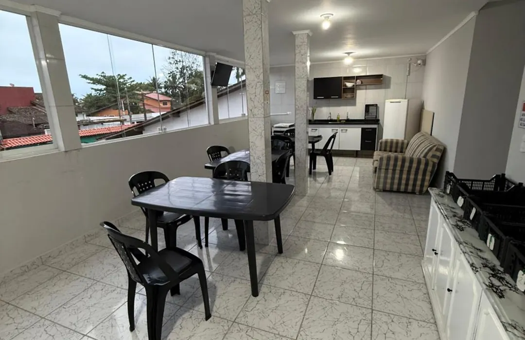 Suite 5 a 3 quadras da praia-1